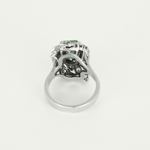 White gold ring, rectangular emerald and diamonds