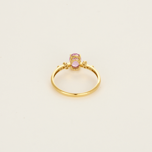 Bague en or jaune, saphir rose et diamants