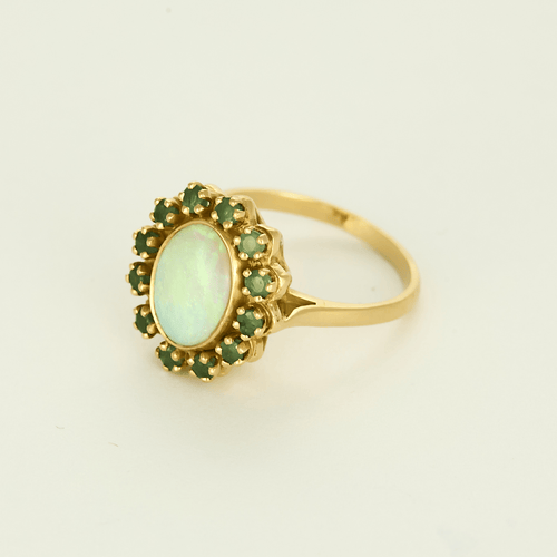 Anello Margherita in oro giallo con opale e smeraldi