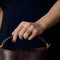 黄金、钛金属和钻石戒指