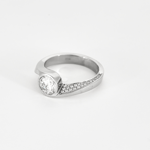 Gray gold ring, approximately 1.20 carat diamond