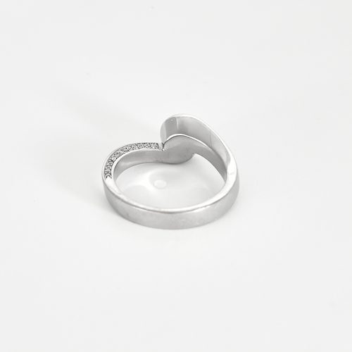 Bague en or gris , diamant 1.20 carat environ