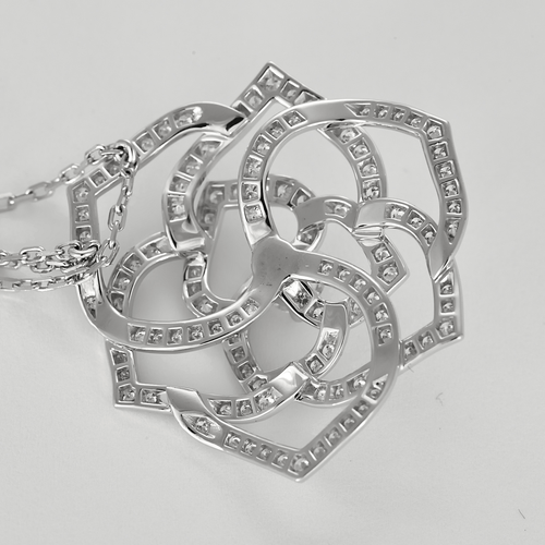 Collier PIAGET -  Rose - Collier pendentif en or gris et diamants 58 Facettes DV27553-1
