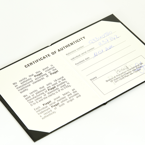 PIAGET -  Rose - Collier pendentif en or gris et diamants