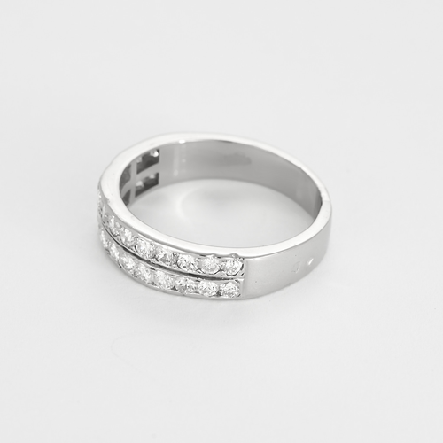 Anillo tipo jonc en platino y diamantes