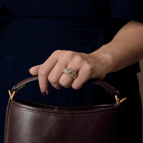 Armring i gult guld og hvidguld, diamanter.