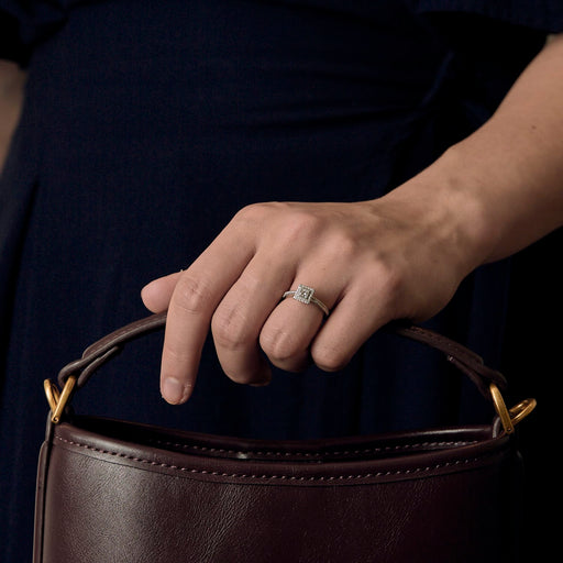 Tiffany & Co - Soleste- Prsten Platina a diamant o přibližně 0,10 karátu.