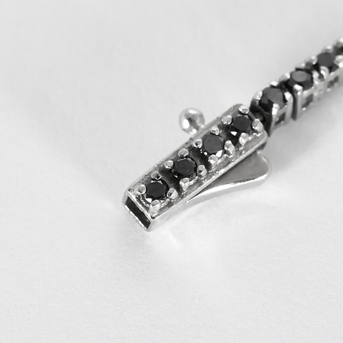 Bracelet en or blanc et diamants noirs