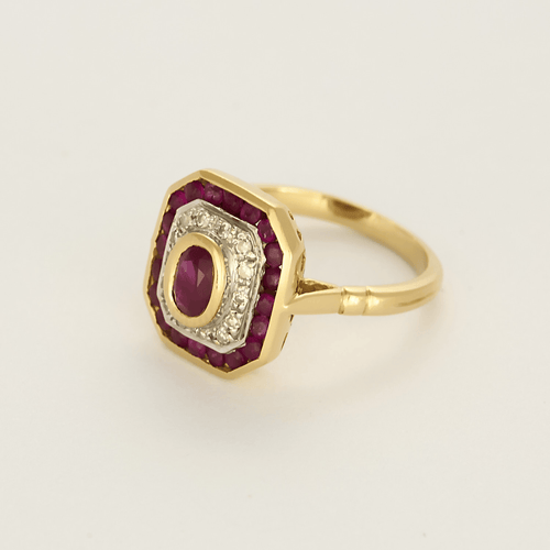 Yellow gold ring, ruby and diamonds