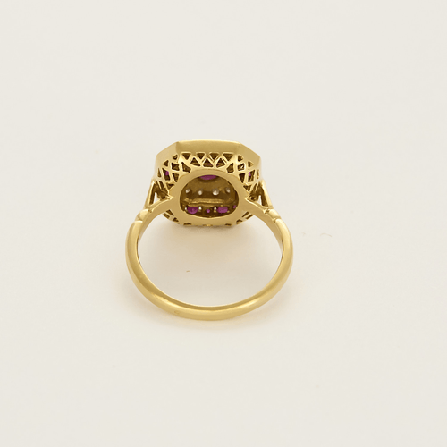 Yellow gold ring, ruby and diamonds