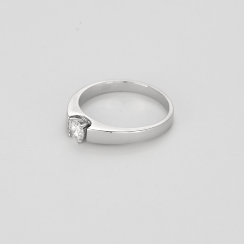 Ring Solitär aus Weißgold und Diamant 0,30 Karat