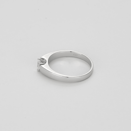 Ring Solitär aus Weißgold und Diamant 0,30 Karat