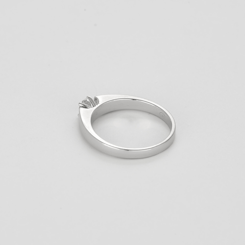 Ring Solitär aus Weißgold und Diamant 0,30 Karat