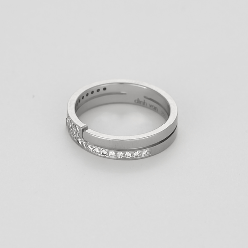 Dinh Van- Seventies - PM- Harmaasta kullasta valmistettu sormus ja timantteja