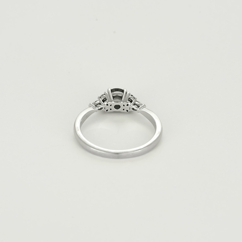 Ring Solitaire in white gold, green sapphire and diamonds