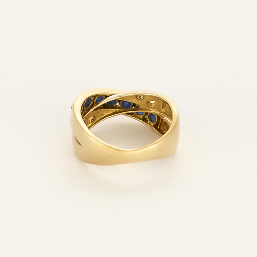 Prsten ze žlutého zlata se safírem a diamanty