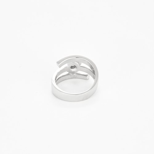 Modernistischer Ring aus Weißgold mit geometrischem Motiv und Diamant