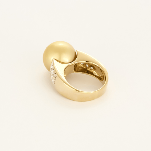 Ring aus Gelbgold, Graugold, Diamanten und Gold-Zuchtperle