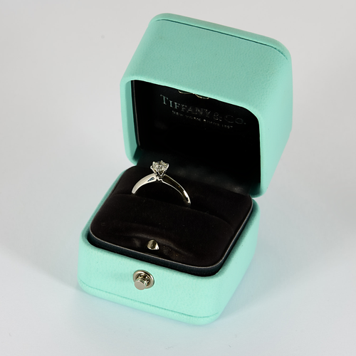 TIffany & Co - Postavka - Prsten Soliter Platinum i dijamant od 0,37 karata