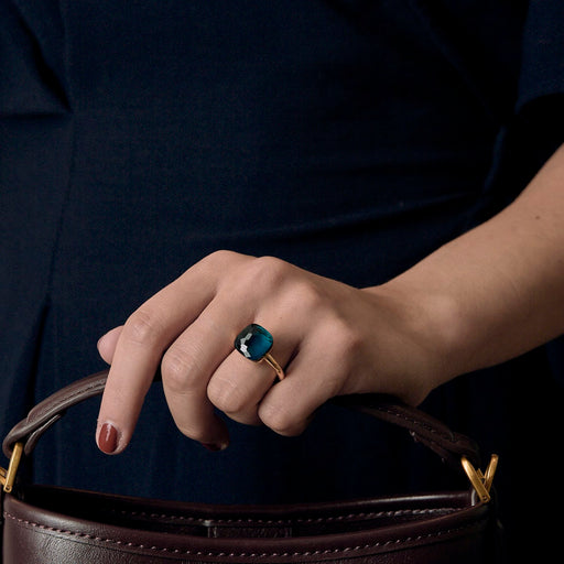 pomellato Ring Nudo in 18k rose gold blue topaz