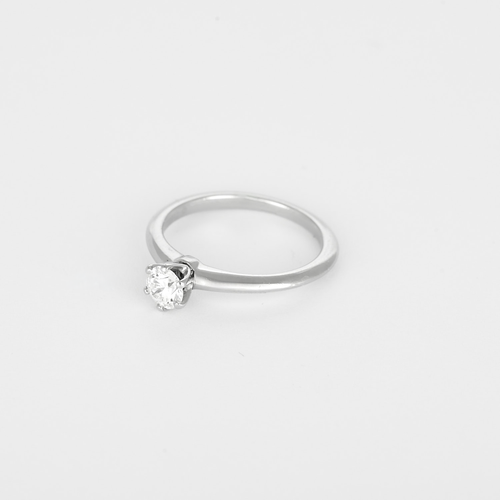 TIFFANY & CO - Ring Solitaire in platinum and diamond