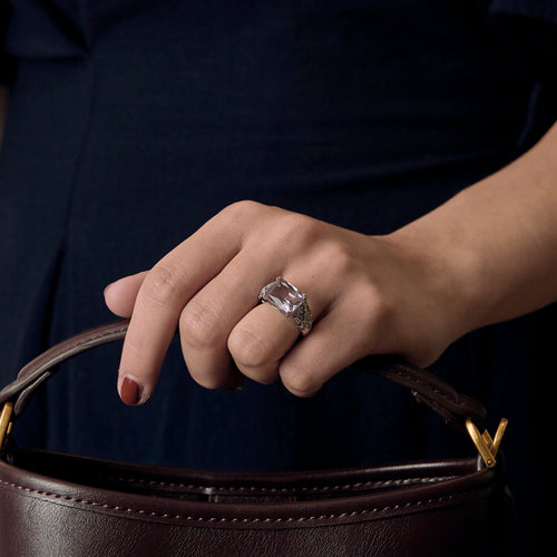 MAUBOUSSIN – Ma princesse d’amour – Bague en or gris, améthyste et diamants.