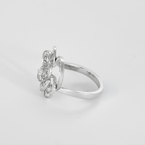 18k White Gold Diamond Ring