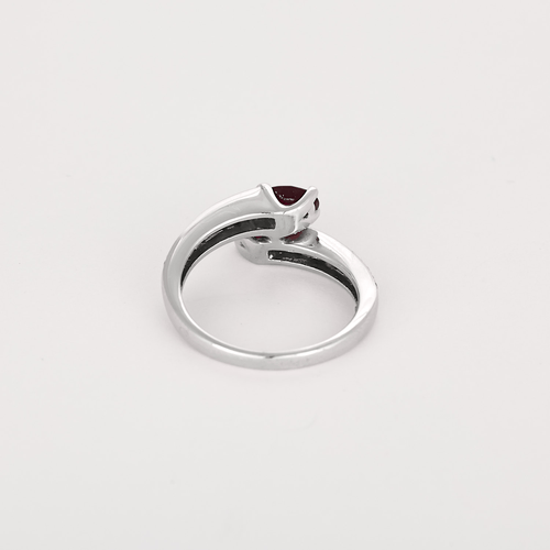 18k White Gold Ring Ruby and Diamond