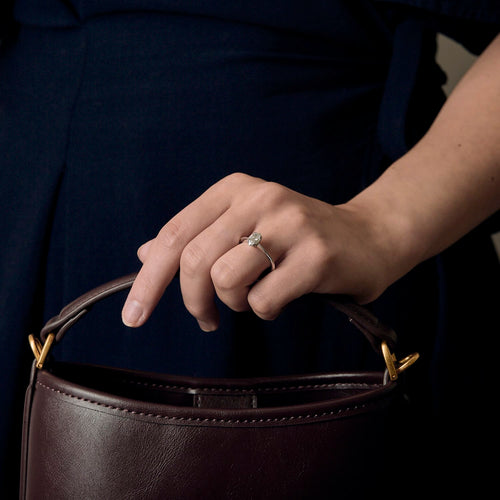 Ring Solitär i vitguld med marquiseslipad diamant på cirka 0,95 karat