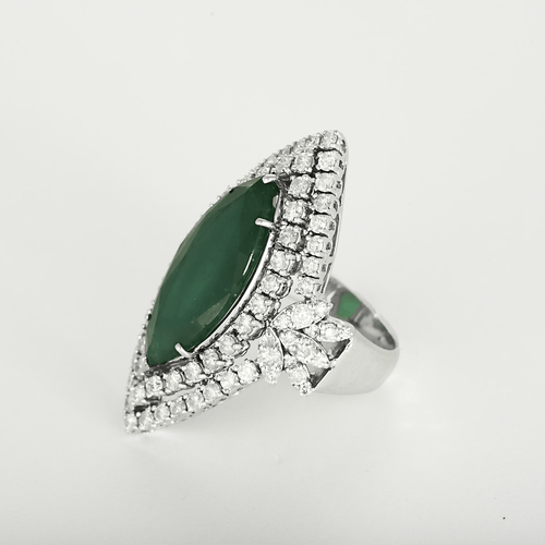 56 Bague en Or blanc 18k Emeraude 58 Facettes DV31314-2