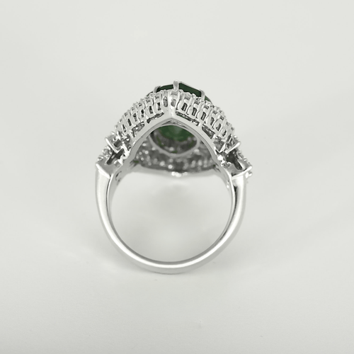 56 Bague en Or blanc 18k Emeraude 58 Facettes DV31314-2