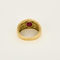 Ring aus 18k Gelbgold mit Rubin