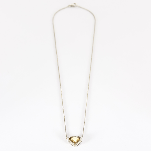 Collar de oro amarillo y oro gris, diamante de aproximadamente 0,65 quilates