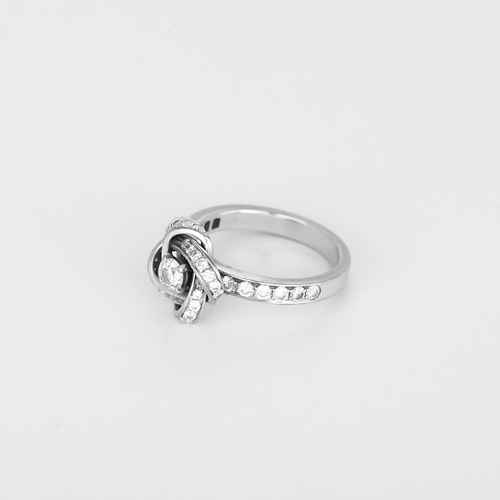 BOUCHERON - Pivoine - Bague en or blanc, diamants