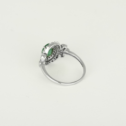 Pierścionek z żółtego złota 18k ze szmaragdem i diamentem