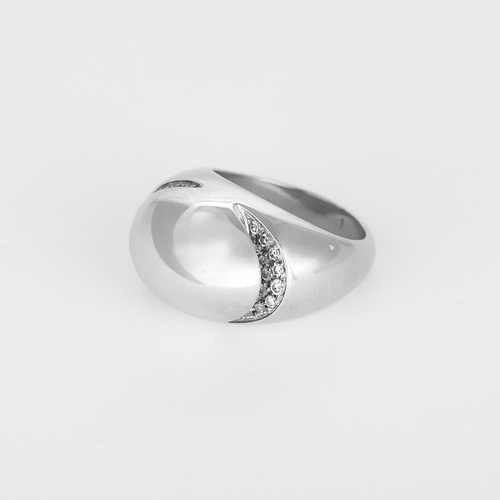 Anel em Ouro branco 18k Diamante