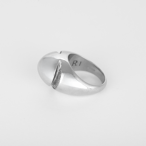 Anel em Ouro branco 18k Diamante