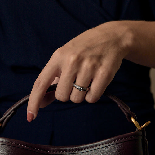 Boucheron Ring i 18k hvitt gull med diamanter