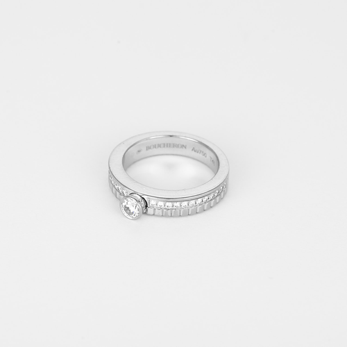 Boucheron Ring i 18k hvitt gull med diamanter