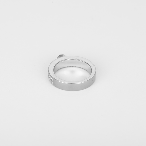 Boucheron Ring i 18k hvitt gull med diamanter