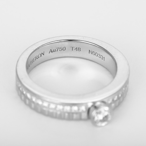 Boucheron Ring i 18k hvitt gull med diamanter