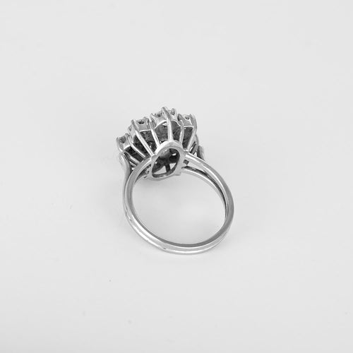 Daisy white gold and diamond ring: approximately 1 carat