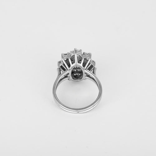Daisy white gold and diamond ring: approximately 1 carat