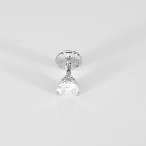 VAN CLEEF & ARPELS - Ørestikker i hvidguld og diamanter