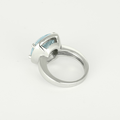 Poiray - Antik Girls - Elegant ring in white gold, 8-carat topaz and diamonds