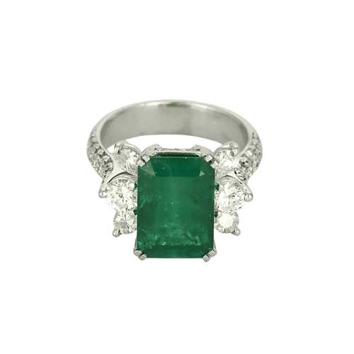 52.5 Élégante bague en or blanc, émeraude : 4,46 carats et diamants : 1,10 carat 58 Facettes DV32014-2