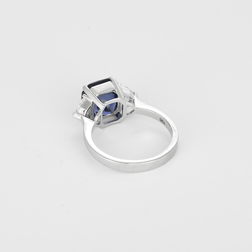 Elegant white gold ring, unheated Ceylon sapphire: 4.99 carats and diamonds: 0.20 carats