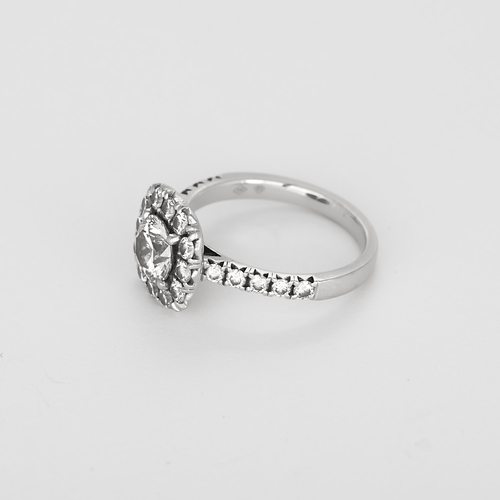 Inel <div data-glossary-id="2077145">Solitaire</div> din aur alb și diamante