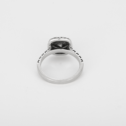 Inel <div data-glossary-id="2077145">Solitaire</div> din aur alb și diamante
