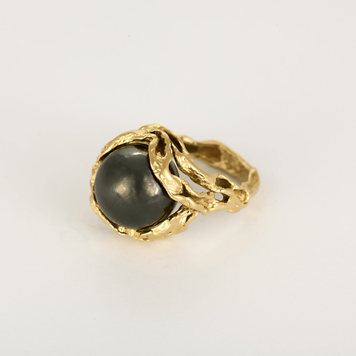 Gilbert Albert - Élégante bague en or jaune et perles décoratives